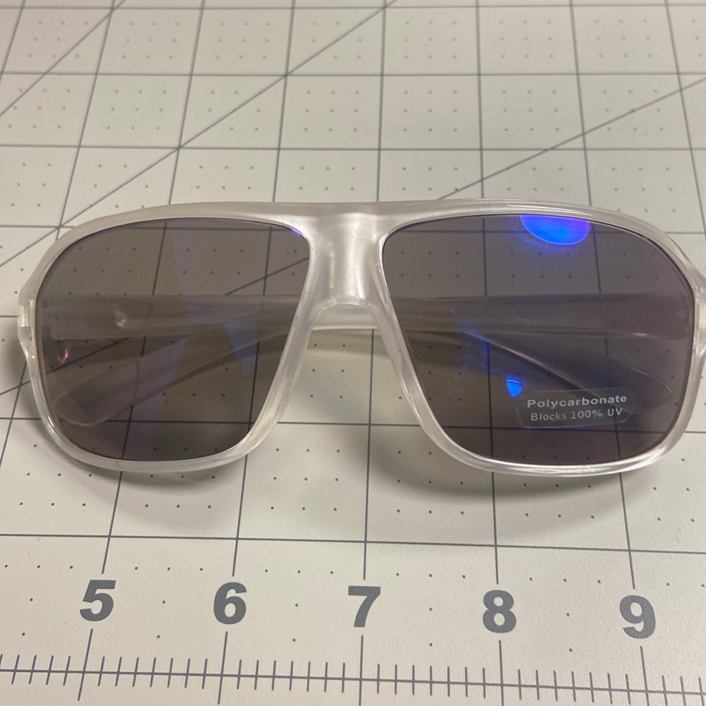 Frost White/Grey Plastic Sunglass